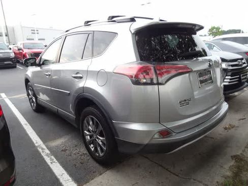 Used 2018 Toyota RAV4 Limited AWD/4WD image 7