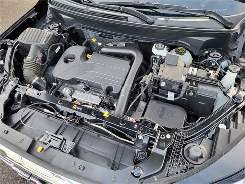 Used 2024 GMC Terrain SLT image 9