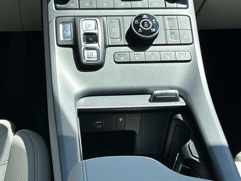 Used 2024 Hyundai Palisade Limited image 16