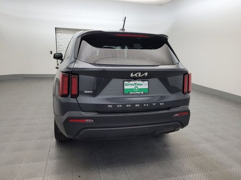 Used 2022 Kia Sorento LX AWD/4WD image 6
