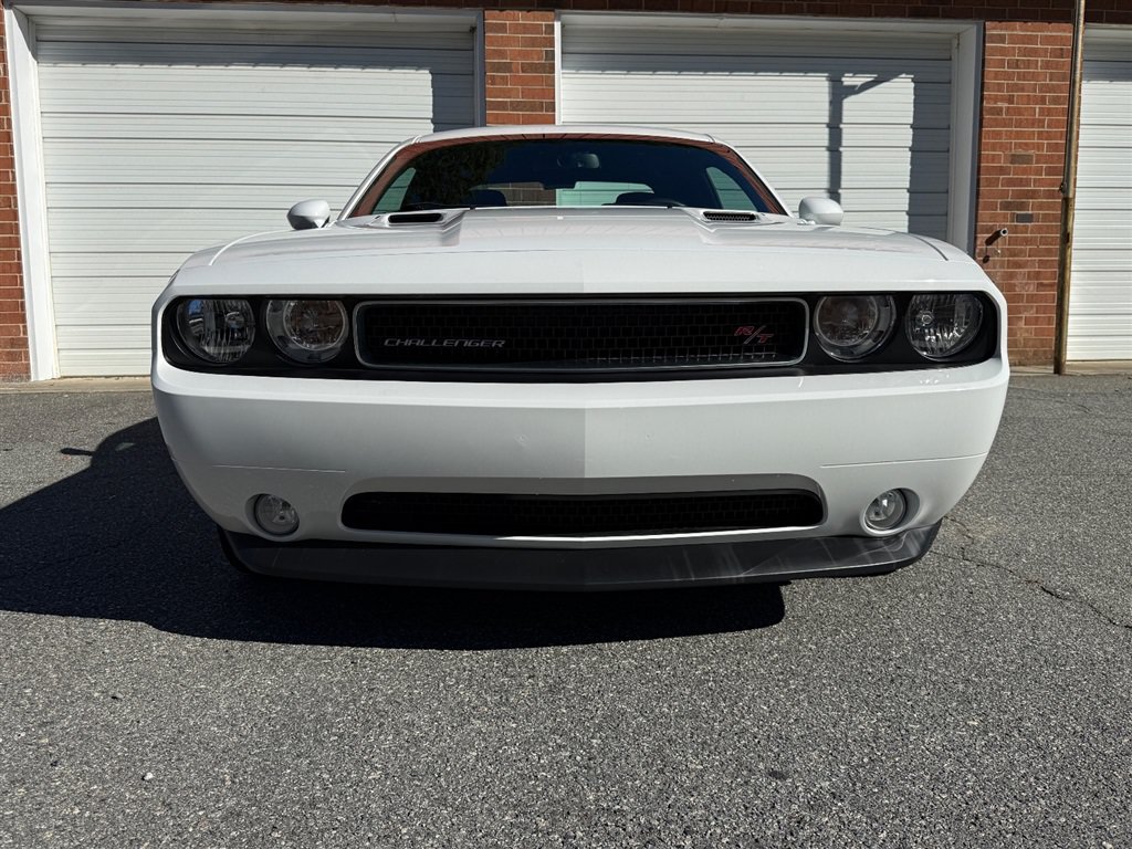 Used 2012 Dodge Challenger R/T RWD image 10