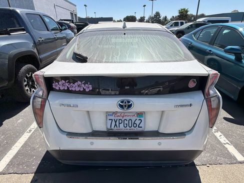 Used 2017 Toyota Prius Four w/ Premium Convenience Package FWD image 6