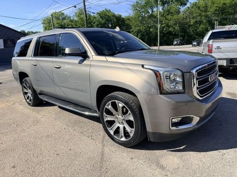 Used 2019 GMC Yukon XL SLT w/ Open Road Package AWD/4WD image 3