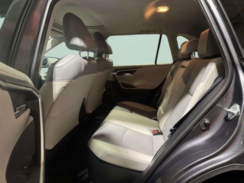 Used 2019 Toyota RAV4 Limited image 20