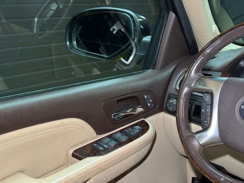 Used 2007 GMC Yukon Denali image 27
