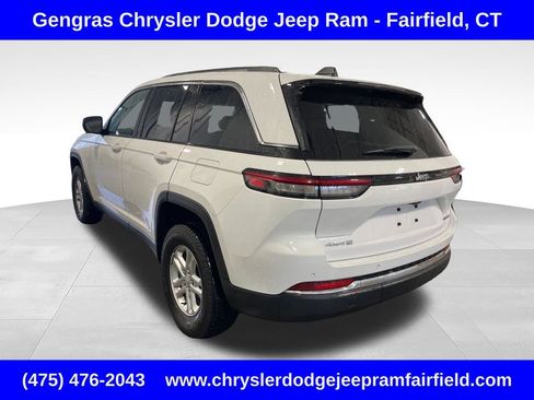 Certified 2023 Jeep Grand Cherokee Laredo w/ Luxury Tech Group I AWD/4WD image 4