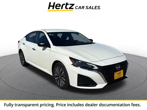 Used 2025 Nissan Altima 2.5 SV FWD image 1