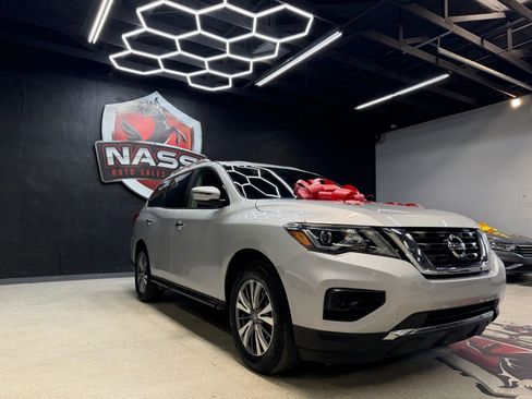 Used 2020 Nissan Pathfinder S AWD/4WD image 7