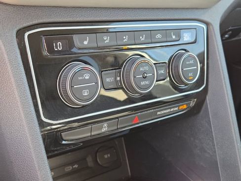Certified 2023 Volkswagen Atlas SE FWD image 25