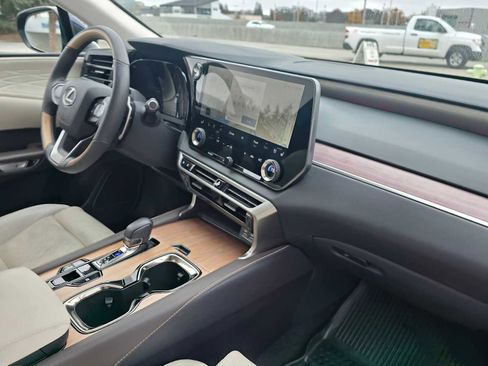 Used 2025 Lexus RX 350 image 12