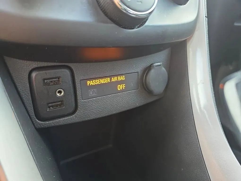 Used 2022 Chevrolet Trax LS AWD/4WD image 29