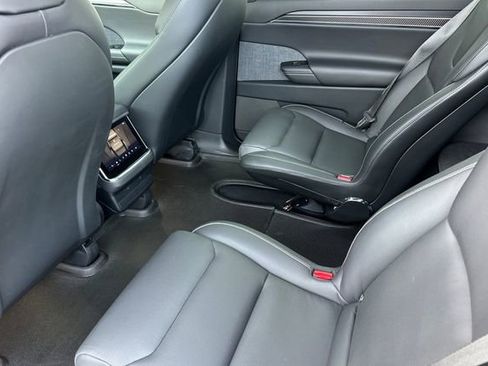 Used 2022 Tesla Model X Plaid image 14