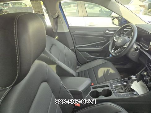 Certified 2024 Volkswagen Jetta SE FWD image 8