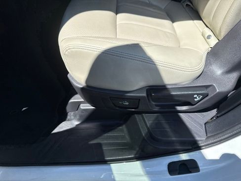 Used 2023 Subaru Ascent Limited AWD/4WD image 34