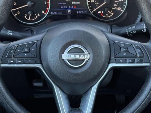 Used 2025 Nissan Altima 2.5 SV FWD image 28