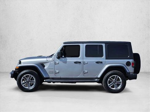Used 2019 Jeep Wrangler Unlimited Sahara AWD/4WD image 9