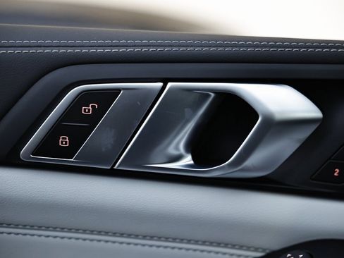 New 2026 BMW X5 xDrive40i w/ Climate Comfort Package image 15