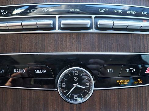 Used 2019 Mercedes-Benz C 300 Sedan w/ Premium Package image 46