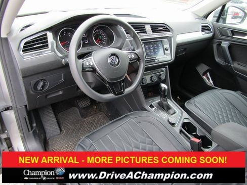 Used 2020 Volkswagen Tiguan S w/ 3rd Row Seat Package image 9