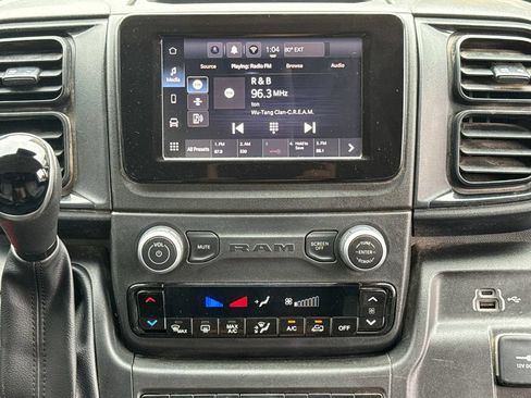 Used 2025 RAM ProMaster 2500 w/ Convenience Group FWD image 14