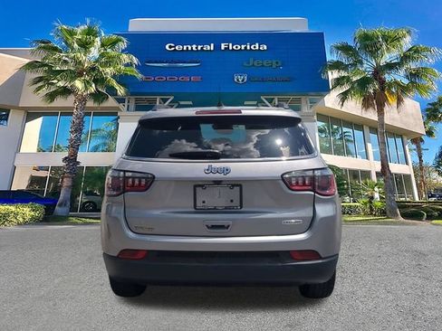Used 2022 Jeep Compass Latitude w/ Sun and Sound Group FWD image 6