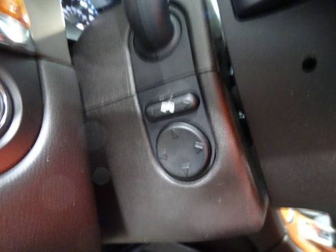 Used 2013 Lincoln MKS AWD image 21
