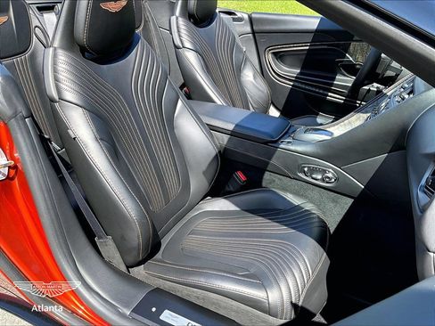 Used 2021 Aston Martin DB11 Volante RWD image 9