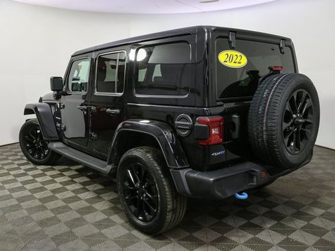 Used 2022 Jeep Wrangler Unlimited Sahara w/ Cold Weather Group image 9