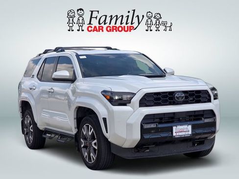 Used 2025 Toyota 4Runner TRD Sport AWD/4WD image 2