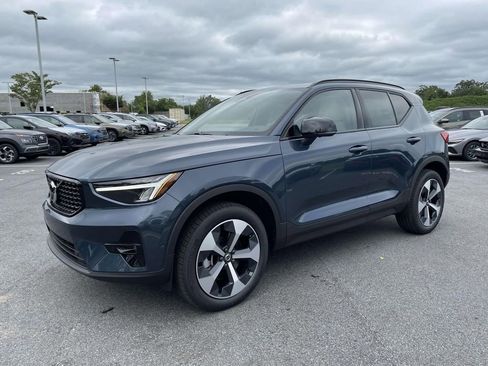 New 2026 Volvo XC40 B4 Plus w/ Protection Package Premier image 27