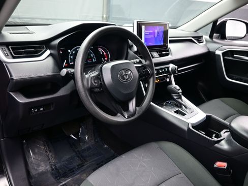 Used 2025 Toyota RAV4 XLE AWD/4WD image 13