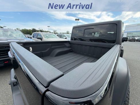 Used 2021 Jeep Gladiator Sport AWD/4WD image 9