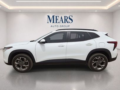 Used 2025 Chevrolet Trax LT w/ Driver Confidence Package