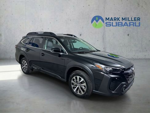 Certified 2025 Subaru Outback Premium AWD/4WD image 1