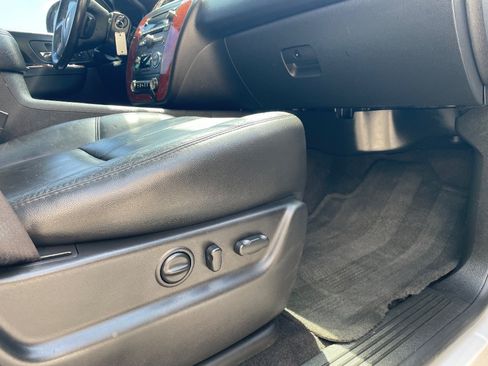 Used 2014 Chevrolet Tahoe LT w/ Luxury Package RWD image 26
