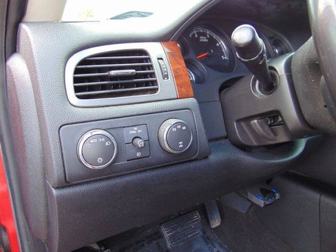 Used 2008 Chevrolet Silverado 2500 LTZ w/ Safety Package AWD/4WD image 23