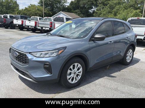 Used 2025 Ford Escape Active w/ Cold Weather Package FWD image 3