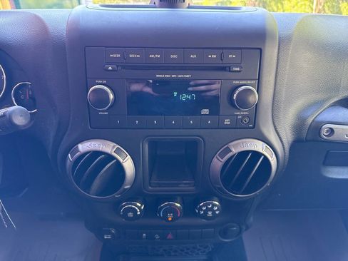 Used 2017 Jeep Wrangler Unlimited Sport w/ Trailer Tow Group AWD/4WD image 18