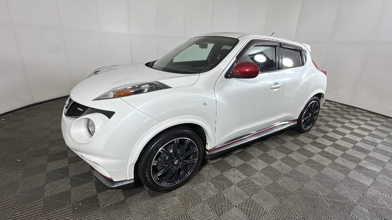 Used 2013 Nissan Juke NISMO AWD/4WD image 8