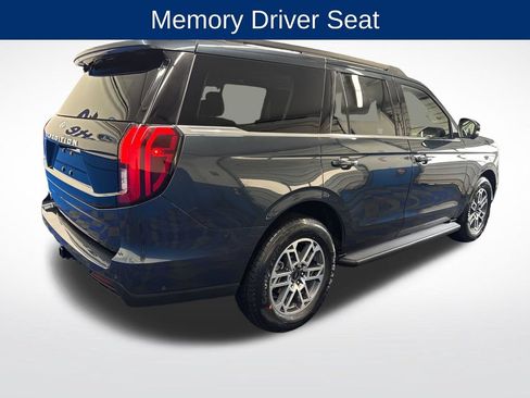 Used 2025 Ford Expedition Active AWD/4WD image 5