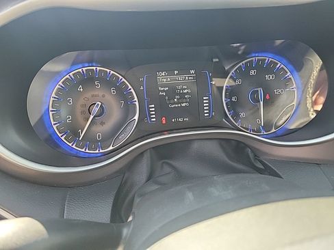Used 2024 Chrysler Voyager LX FWD image 10
