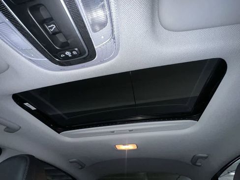 Used 2023 Hyundai Elantra Limited FWD image 17