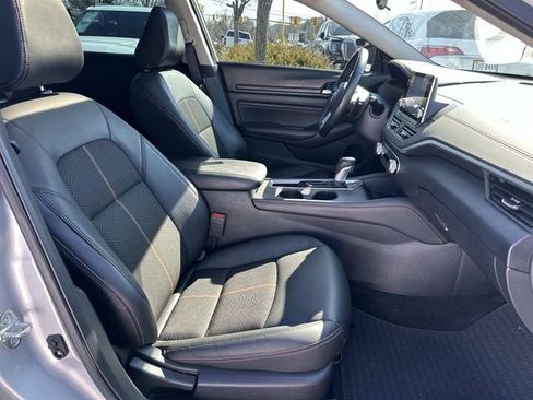 Used 2021 Nissan Altima 2.5 SR w/ SR Premium Package image 10