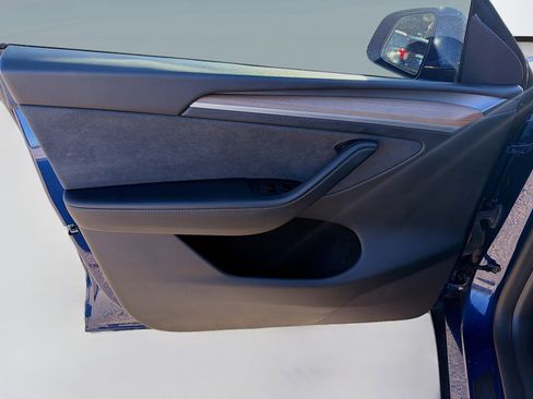 Used 2023 Tesla Model Y Long Range image 21