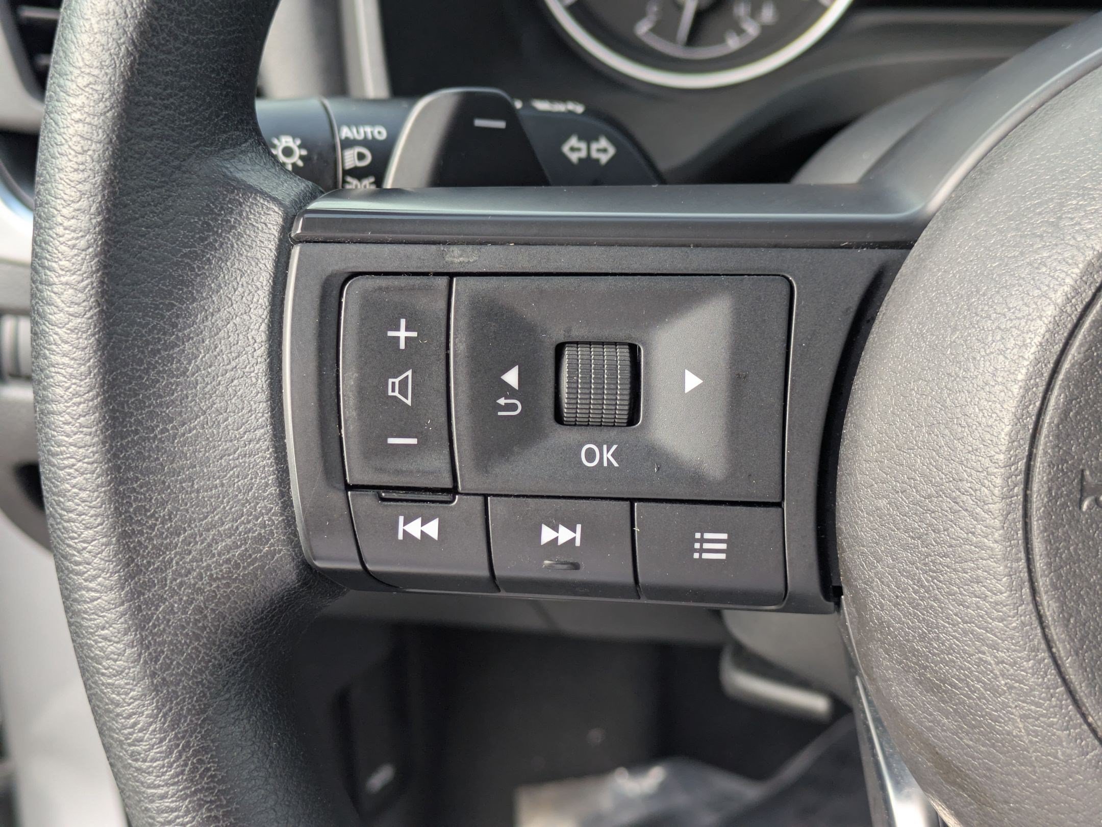 Certified 2024 Nissan Rogue SV AWD/4WD image 18