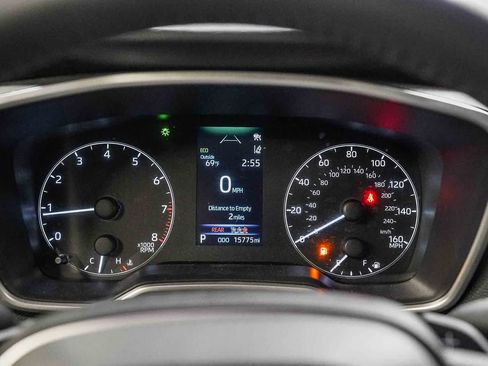 Used 2025 Toyota Corolla SE w/ SE Package FWD image 24
