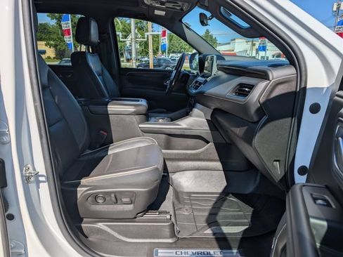 Used 2021 Chevrolet Suburban Premier w/ Premium Package AWD/4WD image 12