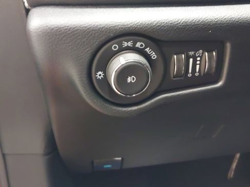 New 2026 Chrysler Pacifica Select image 23