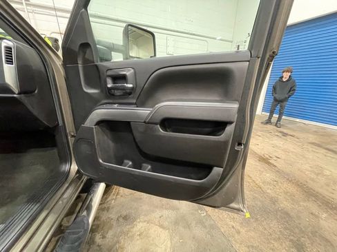 Used 2015 Chevrolet Silverado 2500 LT w/ LT Convenience Package image 18