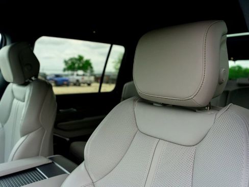 New 2026 Jeep Grand Wagoneer 2WD image 11